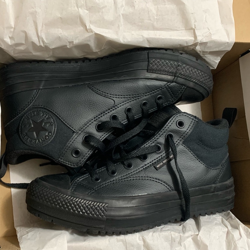 Men’s size 8 waterproof mid Converse Boot